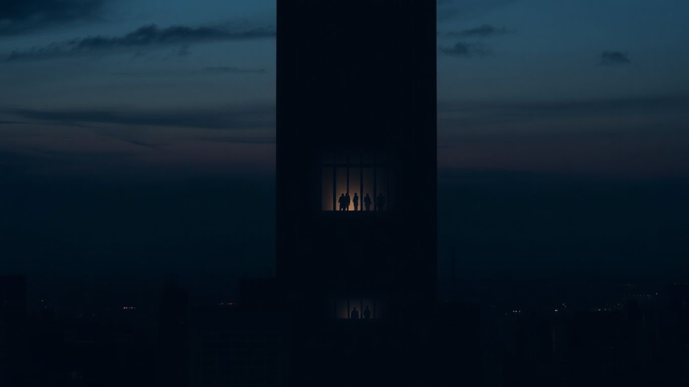 Palantir skyscraper at dusk, mysterious and powerful.